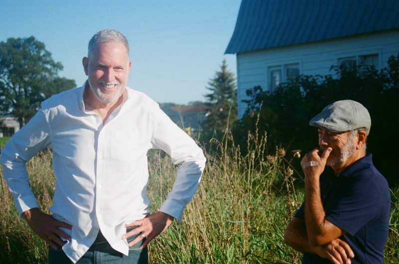 Bruce-and-Alfonso-at-the-Barn